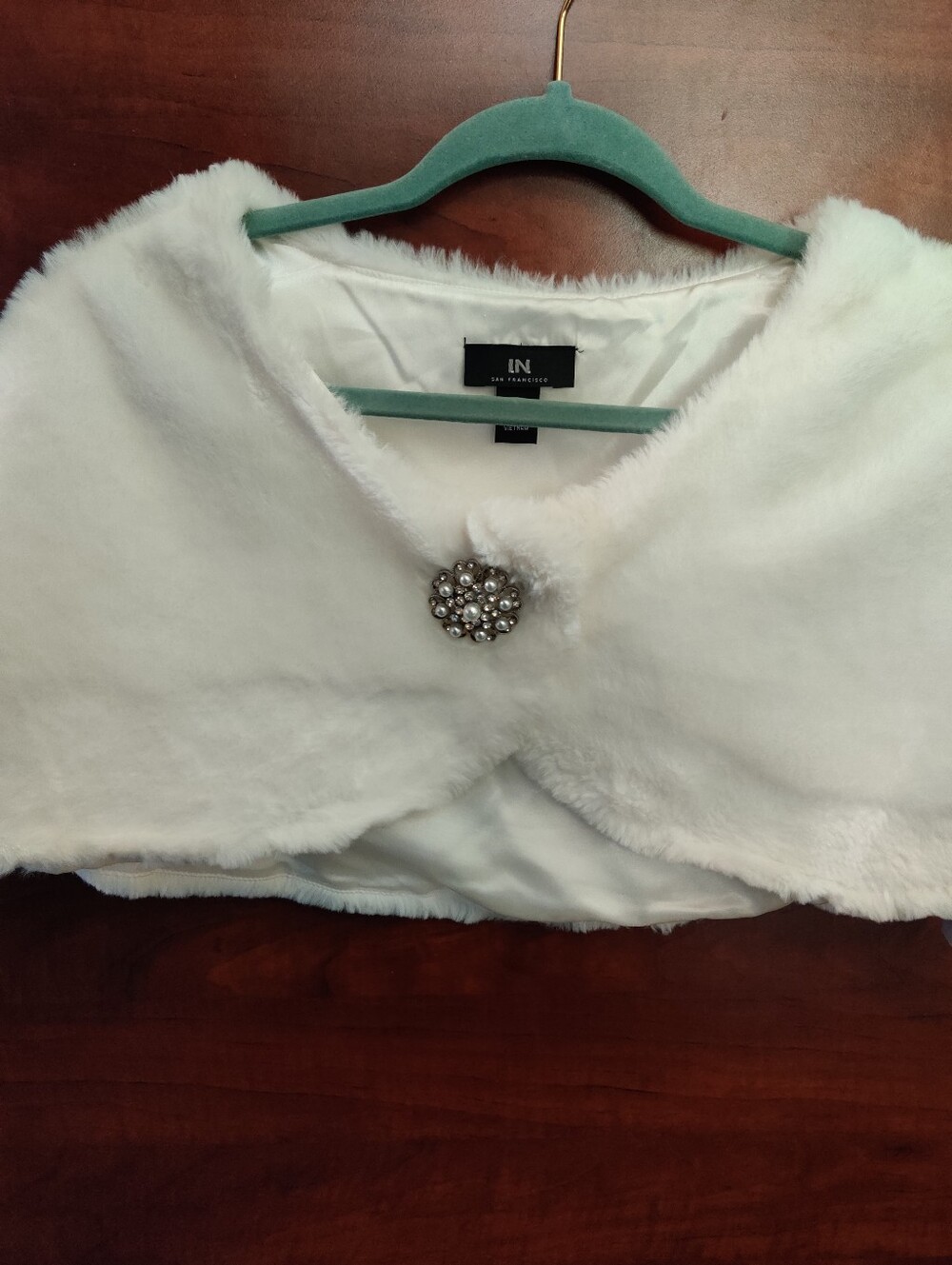 Faux fur white bridal shawl capelet size small